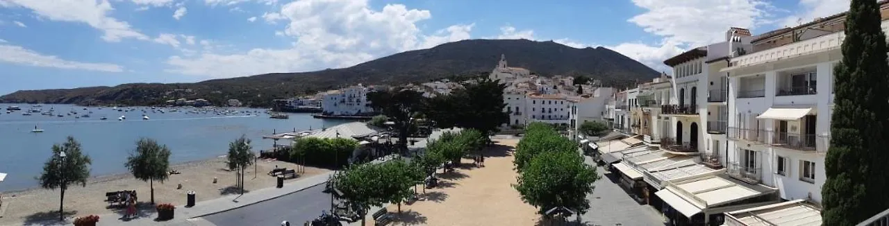 ROQUES - Casa en primera línea de mar en CADAQUÉS Cadaqués
